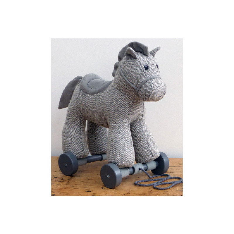 Little Bird Told Me - Stirling Häst, dragdjur