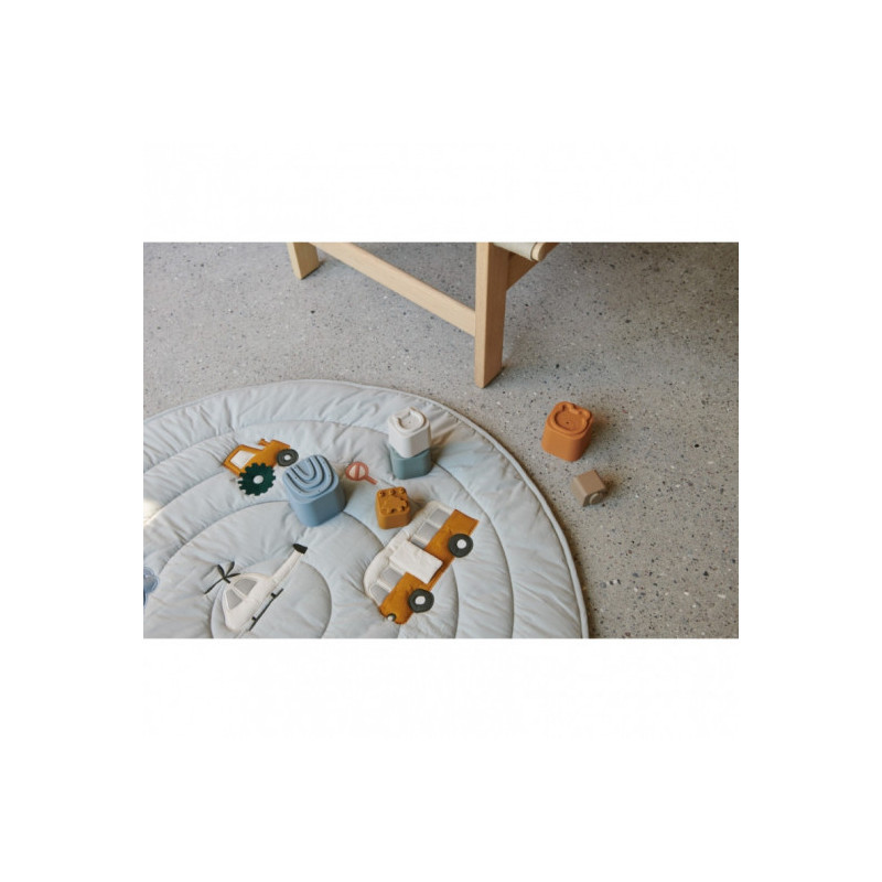 Liewood - Gitta Lekmatta, Fordon