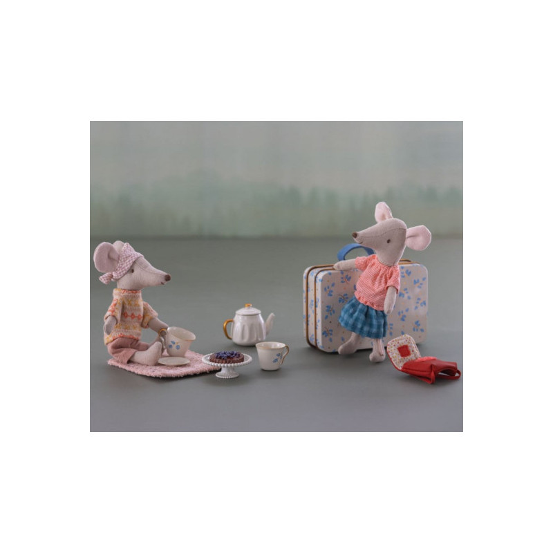 Maileg - Afternoon treat, Mouse - Blue Madelaine