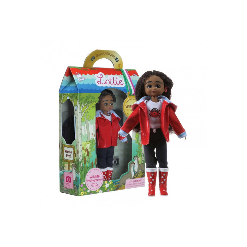 Lottie - Wildlife Photographer Mia