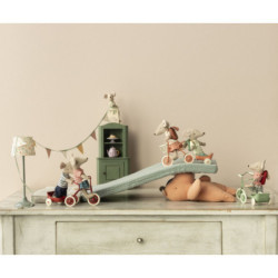 Maileg - Tricycle hanger Mouse, röd